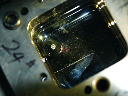 <a href='http://m.fx1688.cn/product/3.htm' class='text_a'>模具激光焊機</a>修復鏡面模具效果